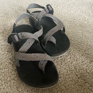 Chacos womens 9